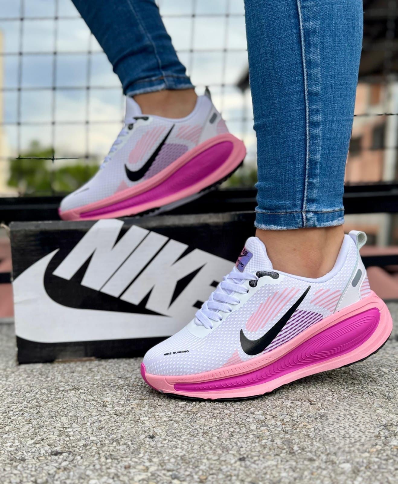Tenis Nike Zoom Vomero Plus Blanco Rosa